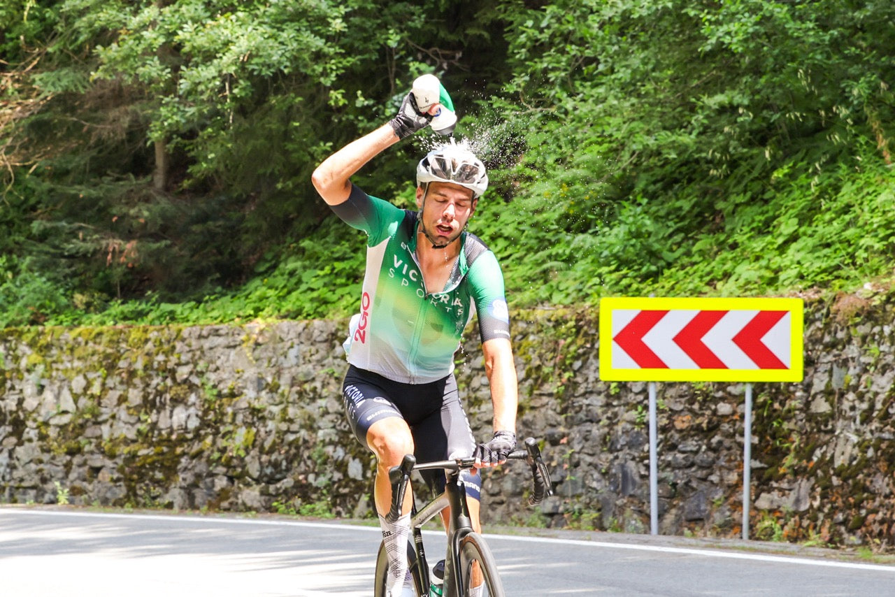 Flüssigkeitsbedarf beim Rennradfahren: So viel musst Du wirklich trinken